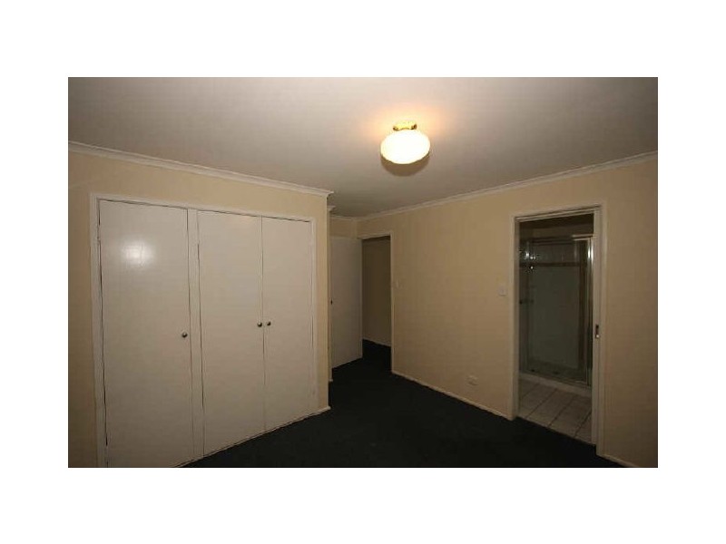 3 Acorus Court, Regents Park QLD 4118