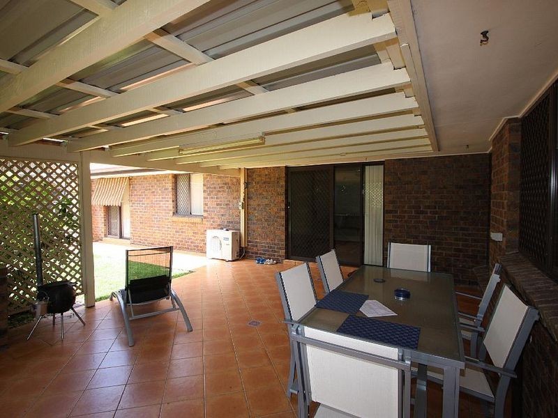 2 Bottlebrush Street, Regents Park QLD 4118