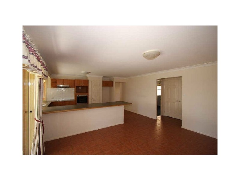 3 Wisteria Drive, Regents Park QLD 4118