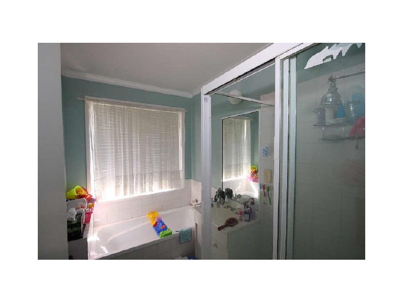 5 Westwood Drive, Hillcrest QLD 4118