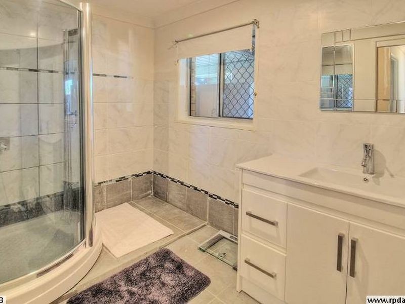 3 Bonhill Court, Hillcrest QLD 4118