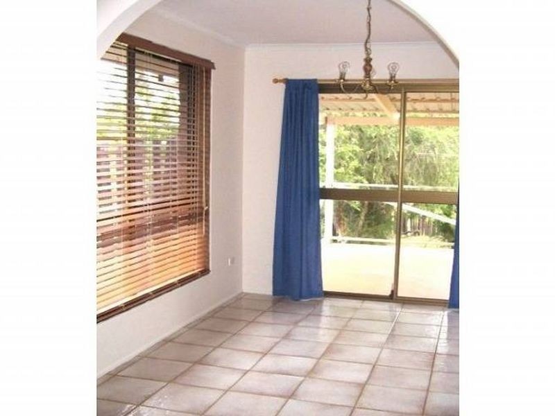 37 Dracon Street, Regents Park QLD 4118