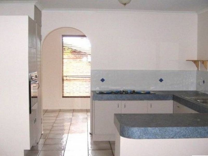 37 Dracon Street, Regents Park QLD 4118