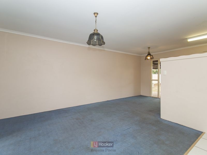 105 Waratah Drive, Crestmead QLD 4132