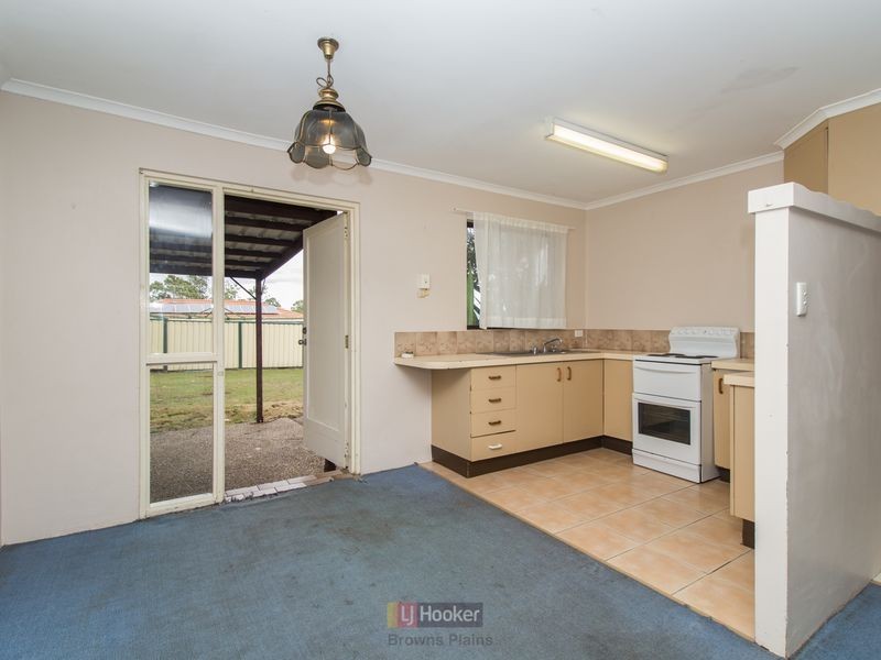 105 Waratah Drive, Crestmead QLD 4132