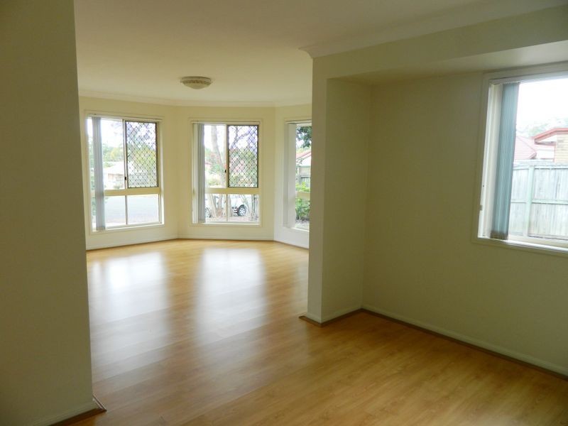 22 Fromelles Court, Regents Park QLD 4118