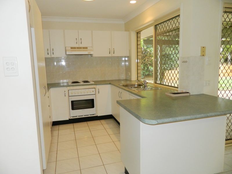 22 Fromelles Court, Regents Park QLD 4118