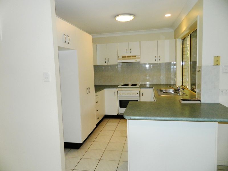 22 Fromelles Court, Regents Park QLD 4118