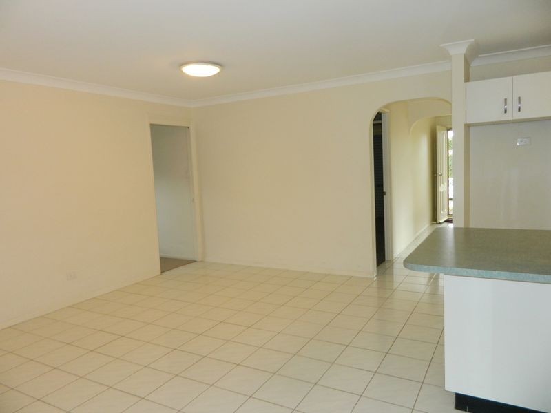 22 Fromelles Court, Regents Park QLD 4118