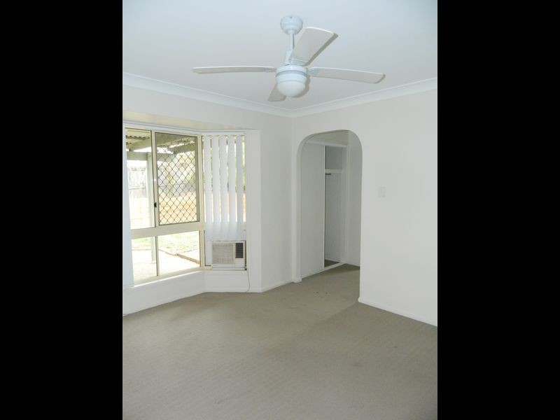 22 Fromelles Court, Regents Park QLD 4118