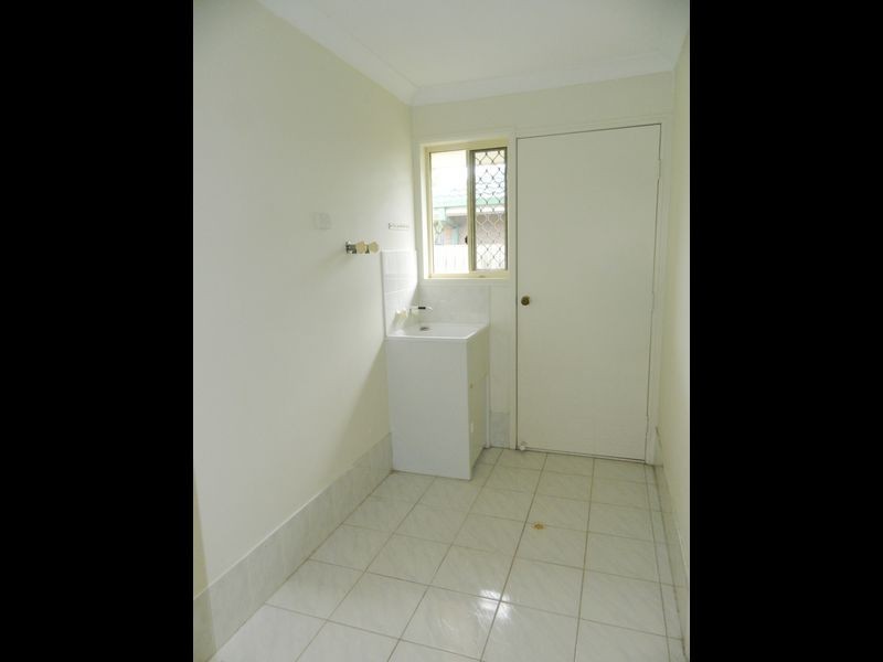 22 Fromelles Court, Regents Park QLD 4118