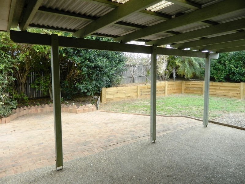 22 Fromelles Court, Regents Park QLD 4118