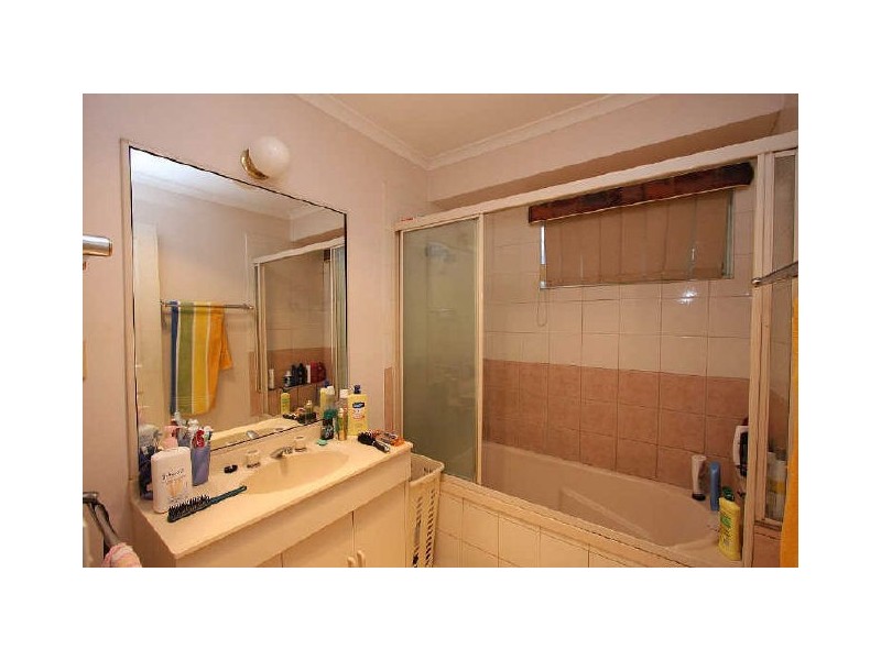 128 Bottlebrush Drive, Regents Park QLD 4118