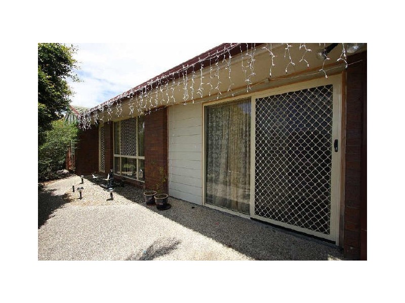 128 Bottlebrush Drive, Regents Park QLD 4118