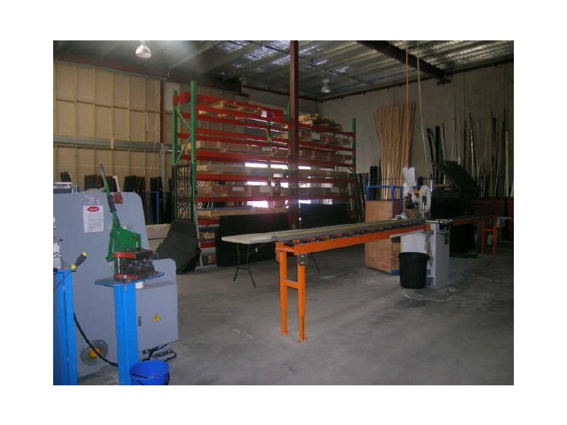 Unit 13/15 Corporate Place, Hillcrest QLD 4118