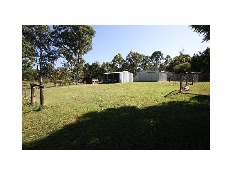 77 Meadow Road, Logan Reserve QLD 4133