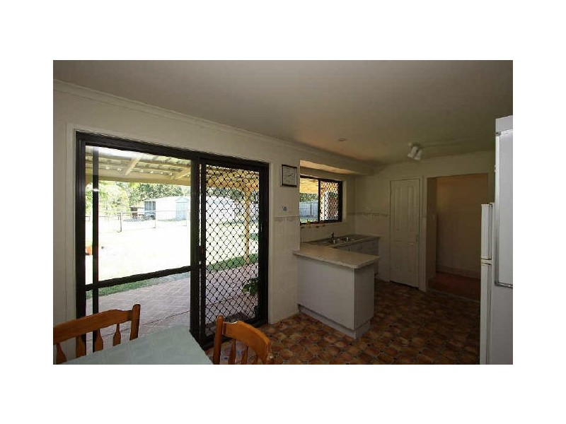 77 Meadow Road, Logan Reserve QLD 4133