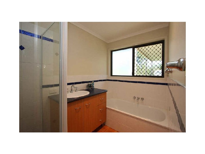 77 Meadow Road, Logan Reserve QLD 4133