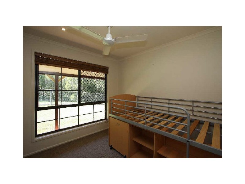 77 Meadow Road, Logan Reserve QLD 4133