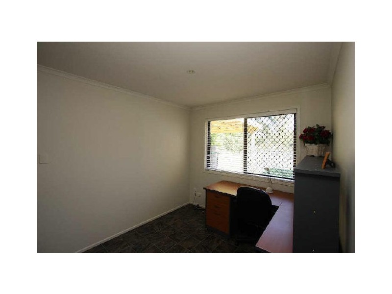 77 Meadow Road, Logan Reserve QLD 4133