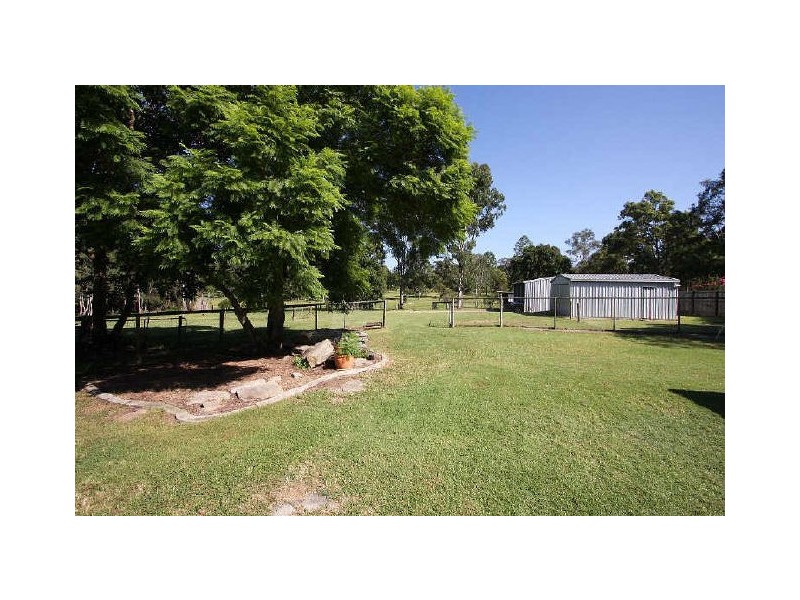 77 Meadow Road, Logan Reserve QLD 4133