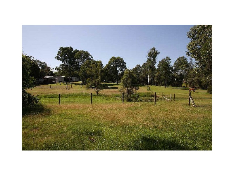77 Meadow Road, Logan Reserve QLD 4133