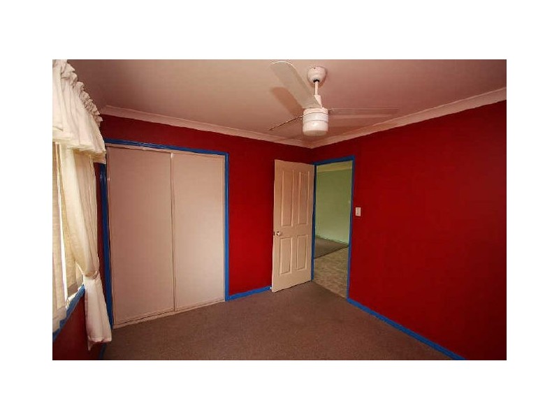 15 Billabong Drive, Crestmead QLD 4132