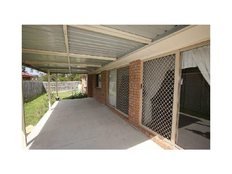 15 Billabong Drive, Crestmead QLD 4132