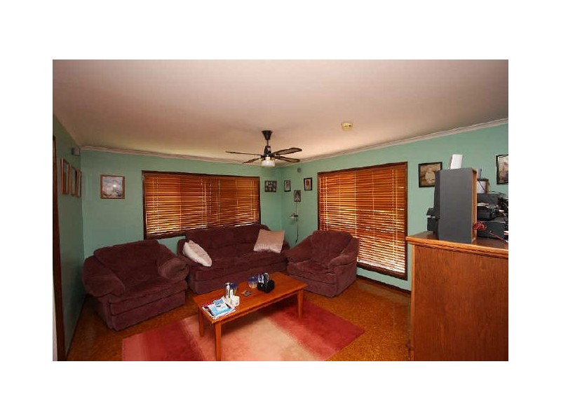 19 Owens Crescent, Regents Park QLD 4118