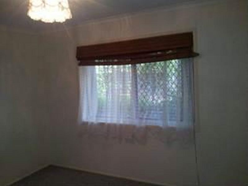 6 Dryade Street, Regents Park QLD 4118