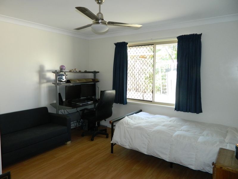 19 Ibrox Court, Regents Park QLD 4118