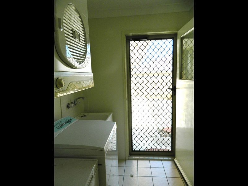 19 Ibrox Court, Regents Park QLD 4118