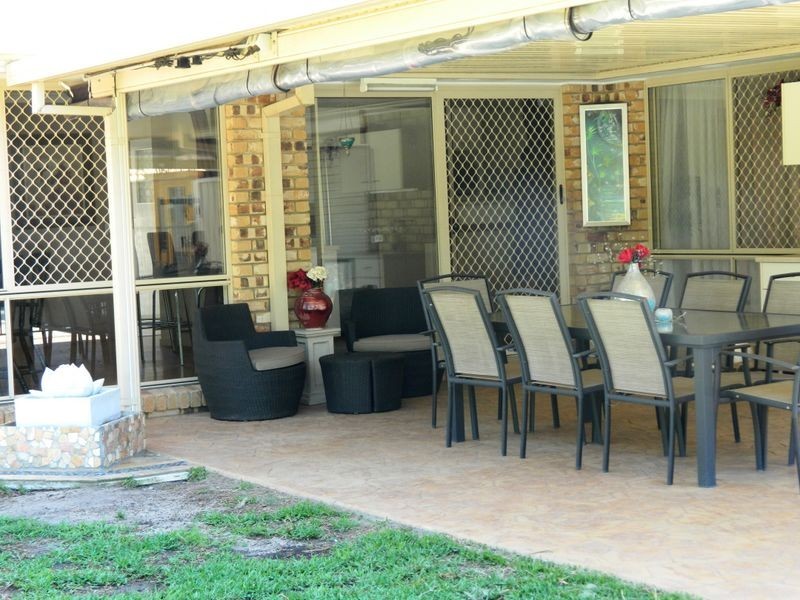 19 Ibrox Court, Regents Park QLD 4118