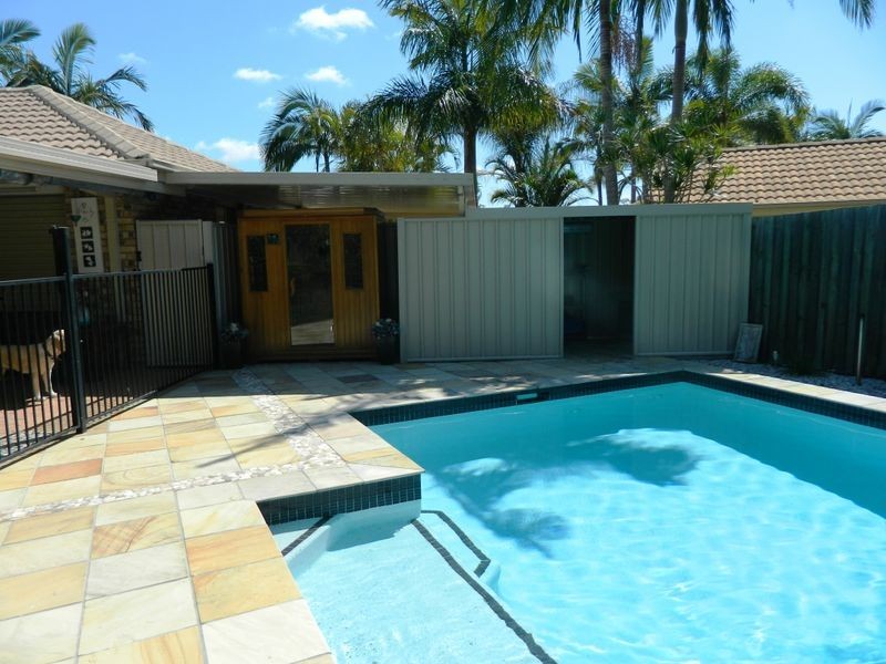 19 Ibrox Court, Regents Park QLD 4118