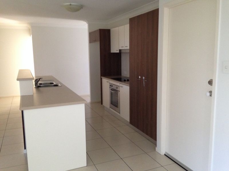 4 Coolum Court, Regents Park QLD 4118