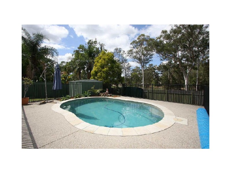 30 Strathallen Drive, Boronia Heights QLD 4124