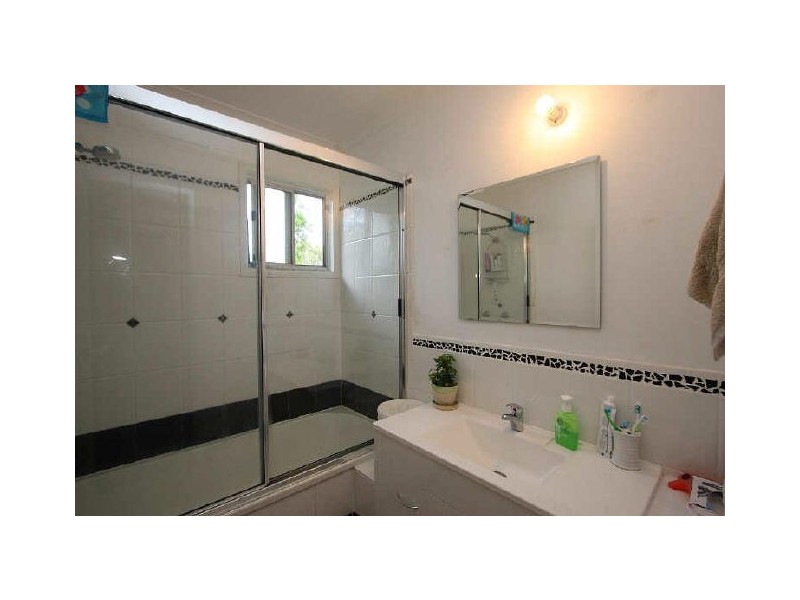 30 Strathallen Drive, Boronia Heights QLD 4124