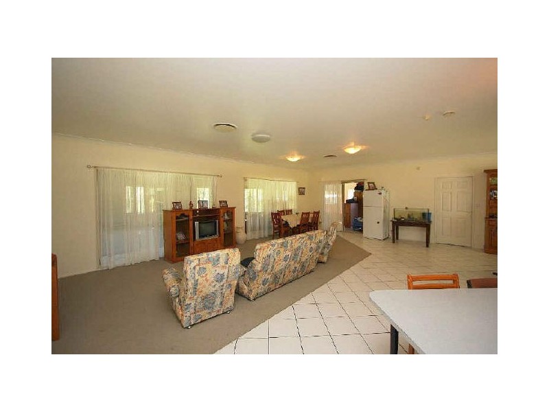 68 Holyrood Court, Munruben QLD 4125