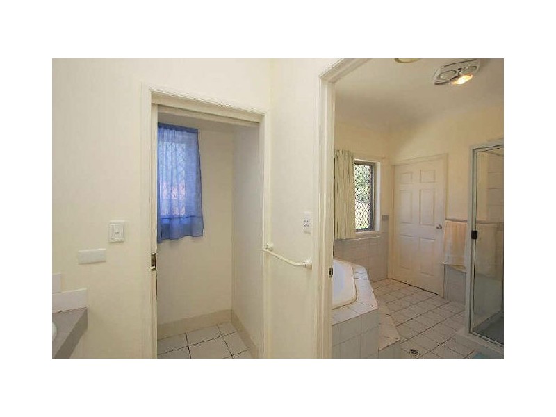 68 Holyrood Court, Munruben QLD 4125