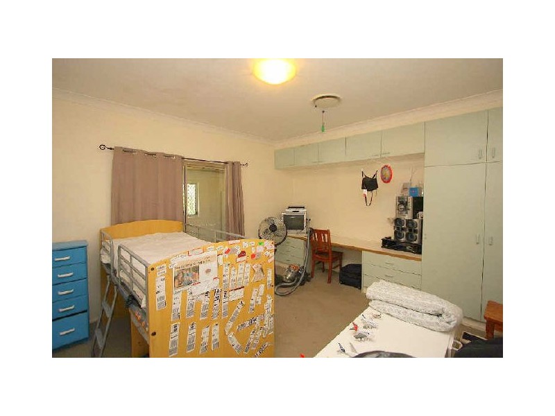 68 Holyrood Court, Munruben QLD 4125