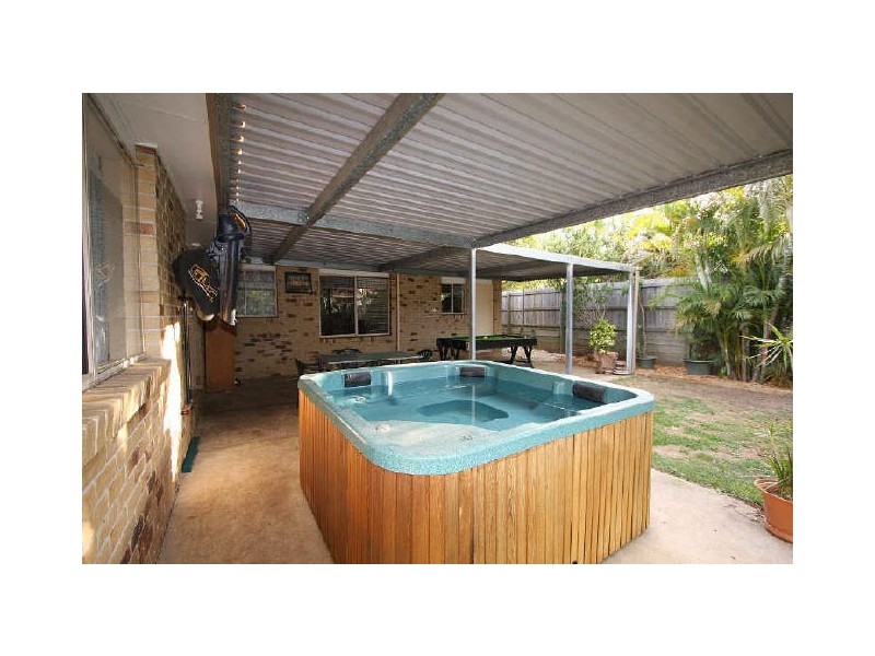 9 Lucida Court, Regents Park QLD 4118