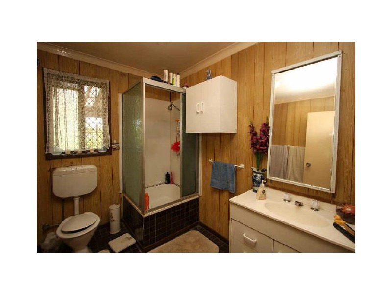 32 Estramina Road, Regents Park QLD 4118