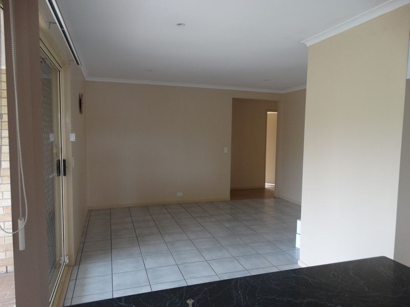 64 Bottlebrush Drive, Regents Park QLD 4118