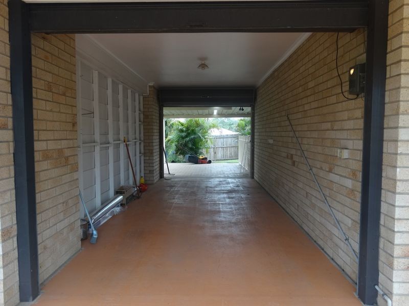 64 Bottlebrush Drive, Regents Park QLD 4118