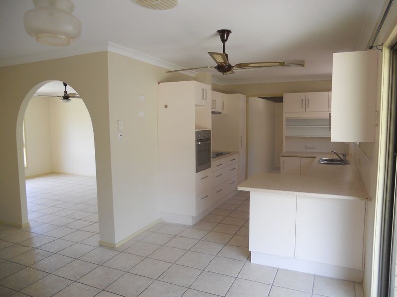 8 Macauley Drive, Boronia Heights QLD 4124