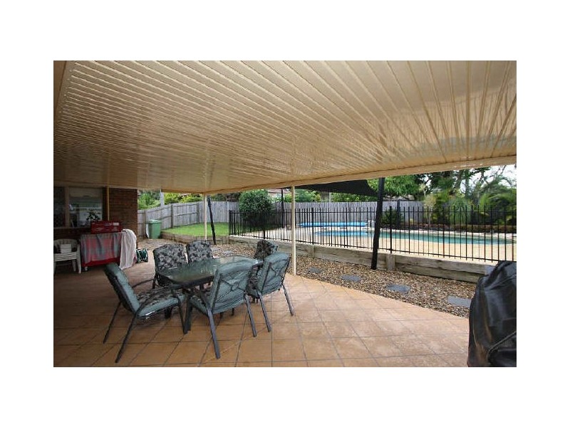 7 Weldon Court, Hillcrest QLD 4118