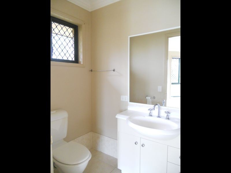 9 Mauritius Parade, Forest Lake QLD 4078