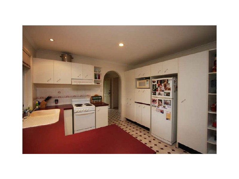 2 Dawson Place, Hillcrest QLD 4118