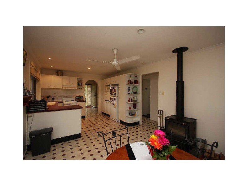 2 Dawson Place, Hillcrest QLD 4118