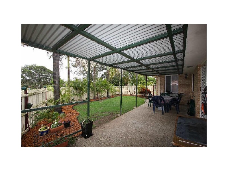 2 Dawson Place, Hillcrest QLD 4118